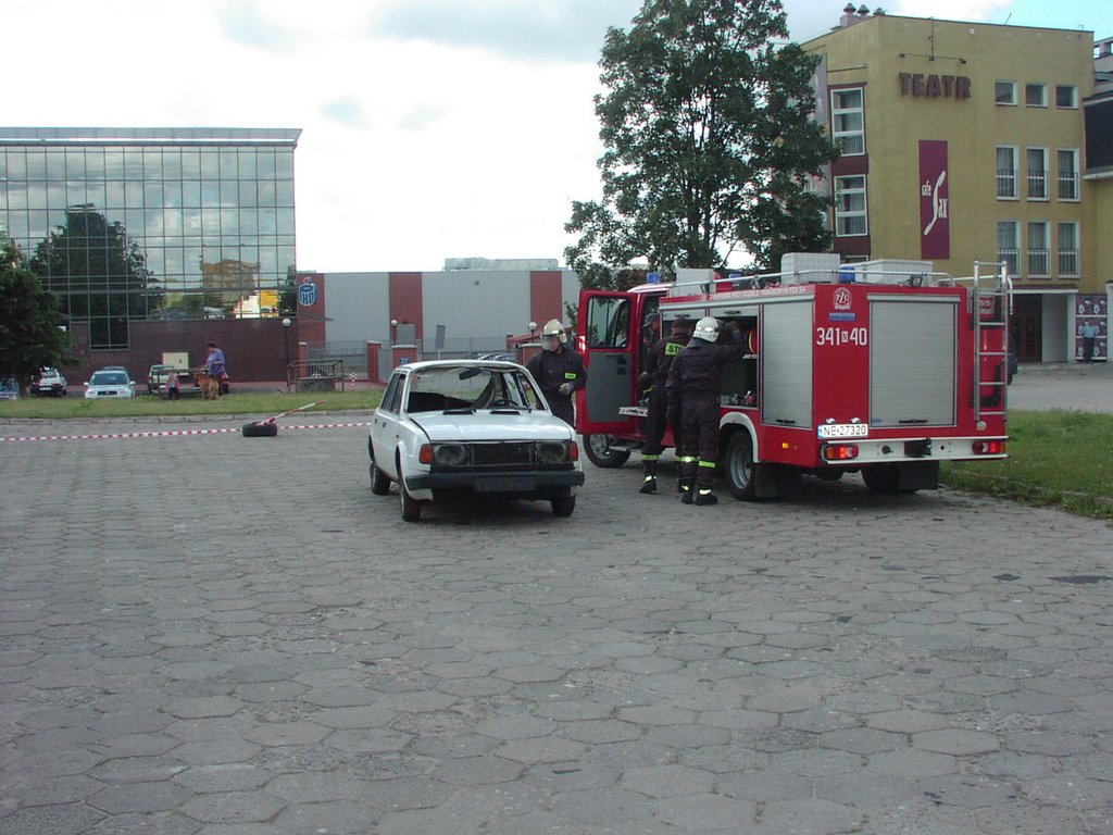 Pokaz ratownictwa  technicznego MegaZlot sobota (17).JPG