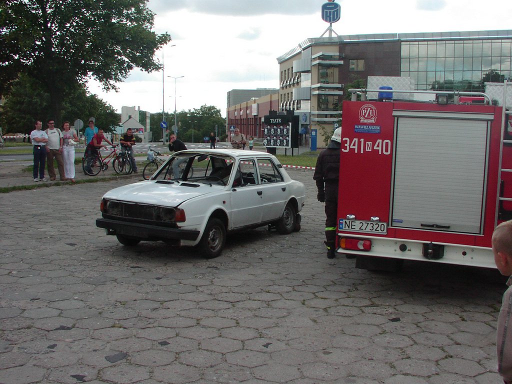 Pokaz ratownictwa  technicznego MegaZlot sobota (18).JPG