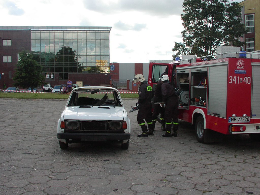 Pokaz ratownictwa  technicznego MegaZlot sobota (19).JPG