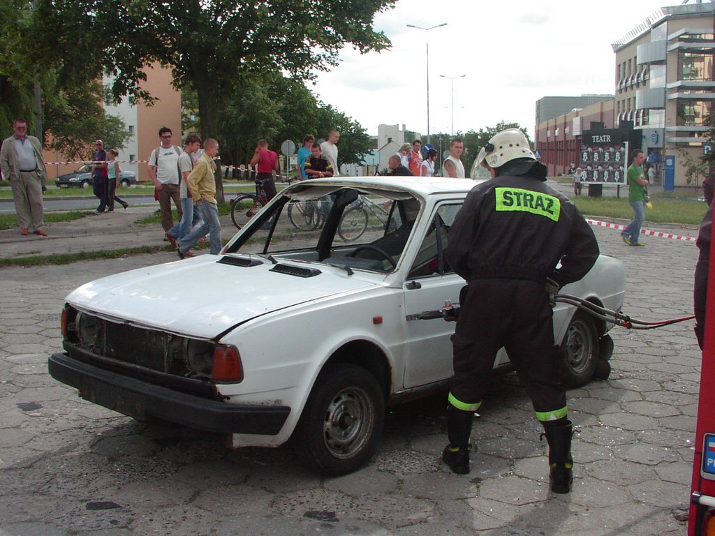 Pokaz ratownictwa  technicznego MegaZlot sobota (21).JPG