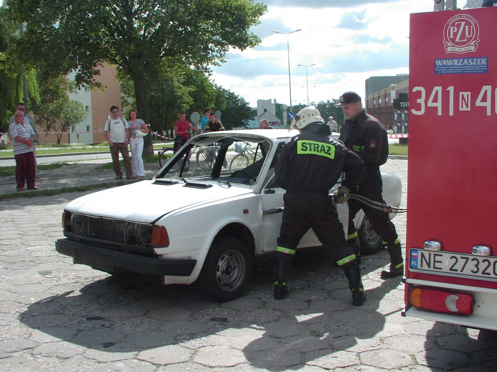 Pokaz ratownictwa  technicznego MegaZlot sobota (22).JPG