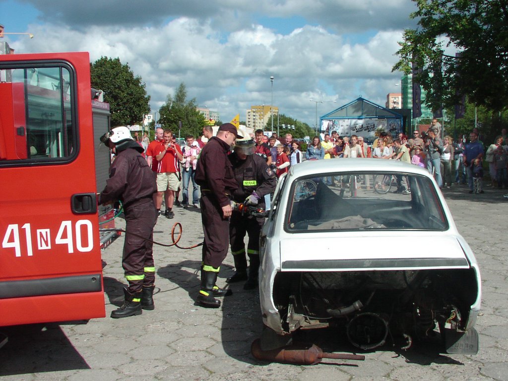 Pokaz ratownictwa  technicznego MegaZlot sobota (24).JPG